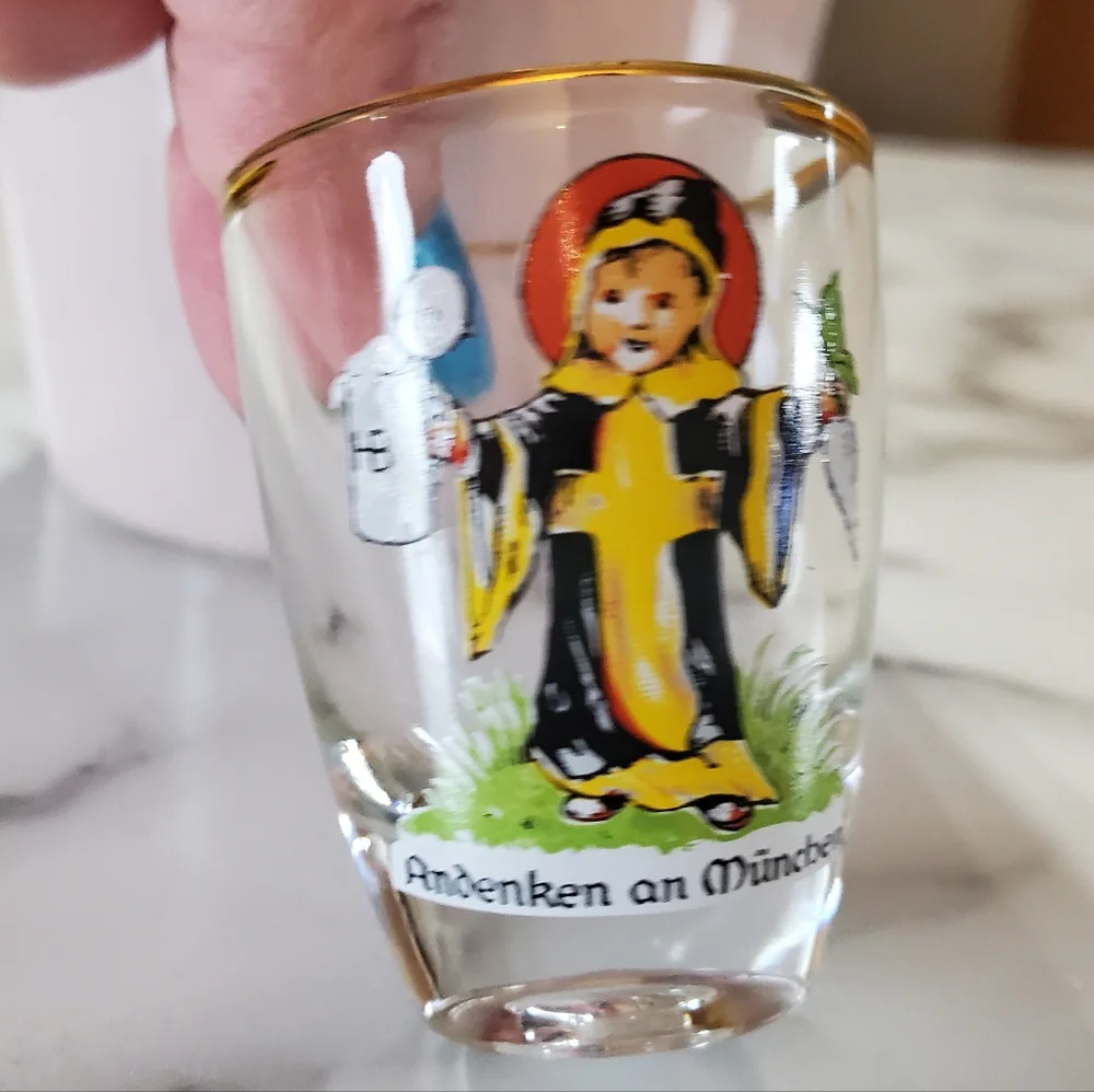 Andenken an Munchen Vintage Shot Glass with Gold Rim